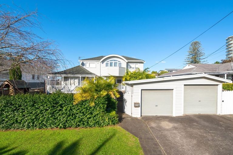 Photo of property in 2a Sylvan Park Avenue, Milford, Auckland, 0620