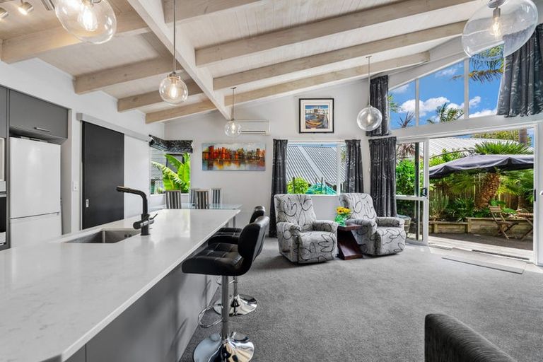 Photo of property in 19b Commins Road, Onerahi, Whangarei, 0110