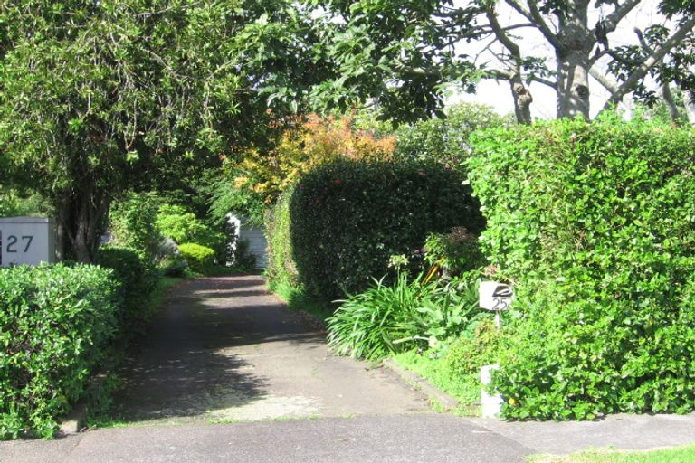 Photo of property in 25a Tamaki Bay Drive, Pakuranga, Auckland, 2010