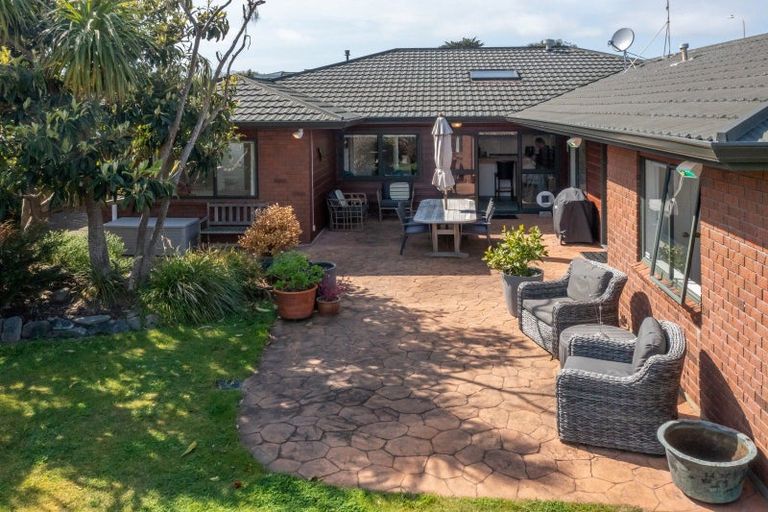 Photo of property in 5 Kotuku Drive, Paraparaumu Beach, Paraparaumu, 5032