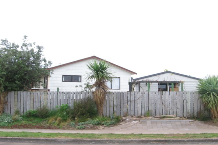 Photo of property in 3 Barrett Drive, Waikanae Beach, Waikanae, 5036