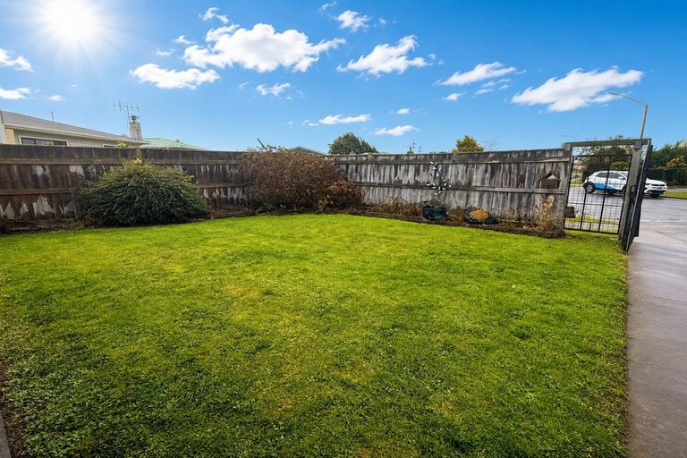 Photo of property in 16 Dunn Place, Pirimai, Napier, 4112