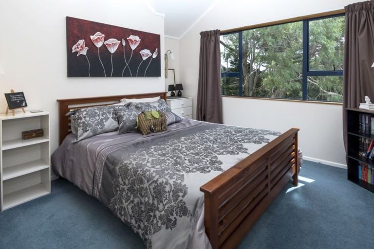 Photo of property in 2/99 Evelyn Road, Cockle Bay, Auckland, 2014