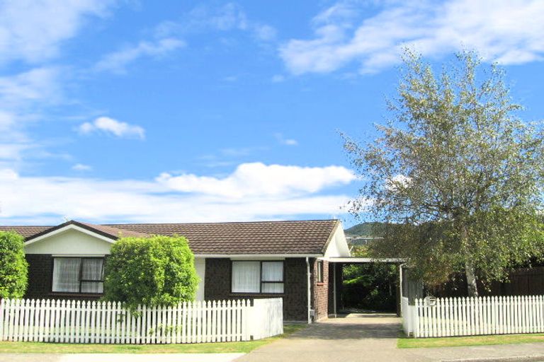 Photo of property in 2/31 Oregon Drive, Maoribank, Upper Hutt, 5018