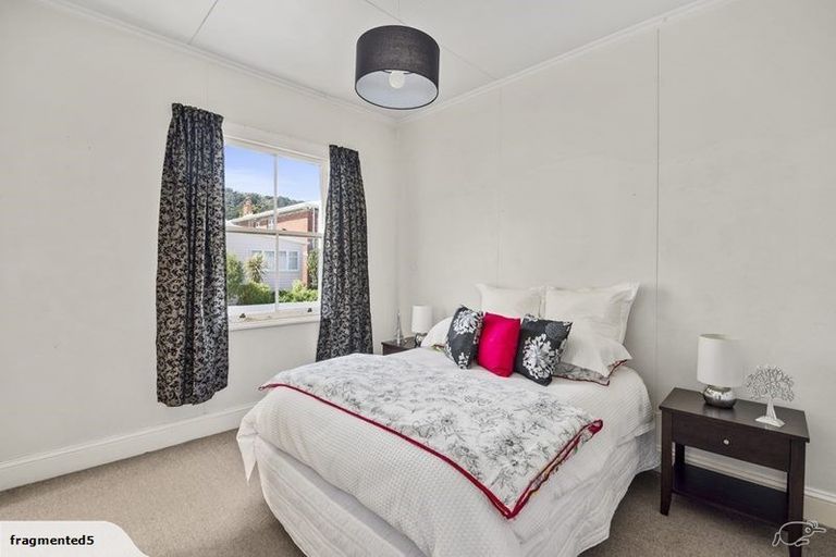 Photo of property in 19 Home Street, Mount Victoria, Wellington, 6011