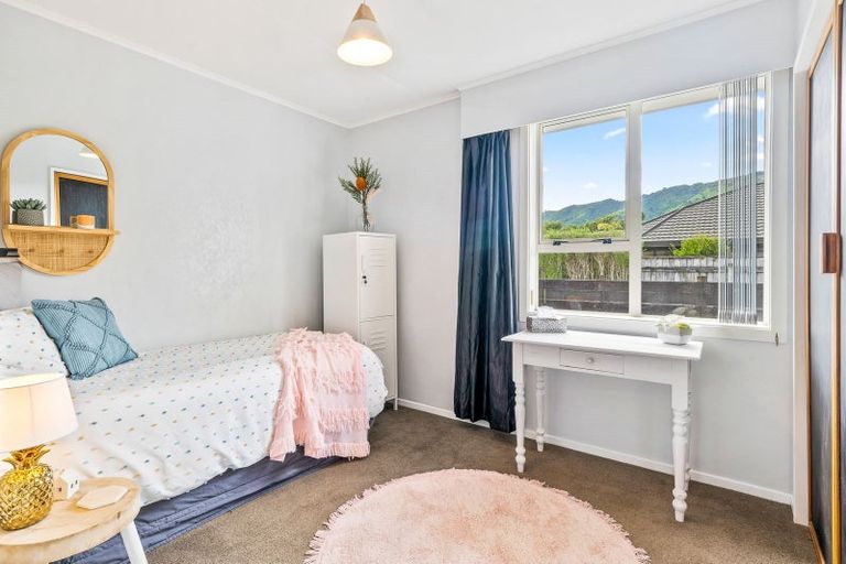 Photo of property in 3 Tawa Street, Waikanae, 5036