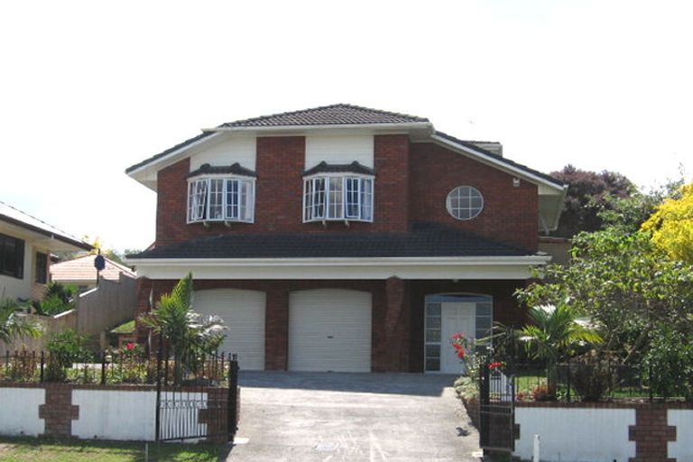 Photo of property in 29 Lagoon Way, West Harbour, Auckland, 0618