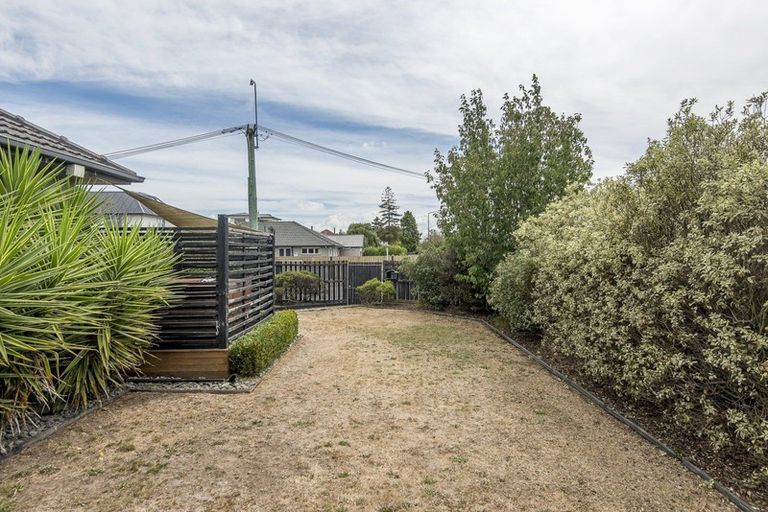 Photo of property in 255 Lake Terrace Road, Shirley, Christchurch, 8061