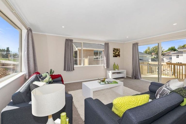 Photo of property in 45 Kelman Road, Kelston, Auckland, 0602
