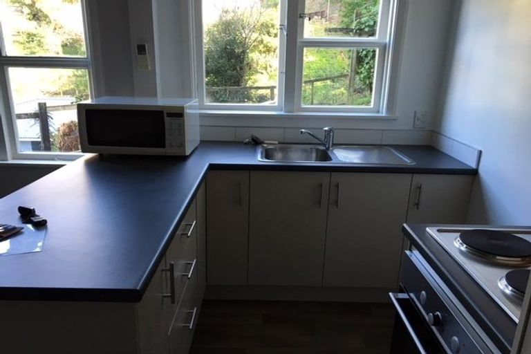 Photo of property in 16 Moffitt Street, Vogeltown, Wellington, 6021