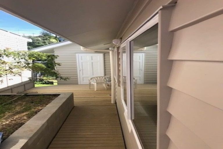 Photo of property in 20 Cypress Place, Sunnynook, Auckland, 0620