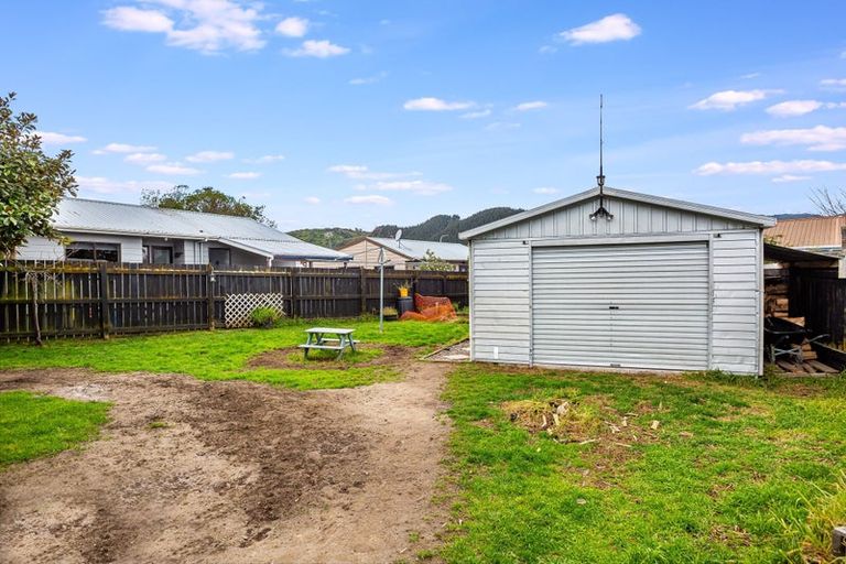 Photo of property in 14 Pukeko Street, Paraparaumu, 5032