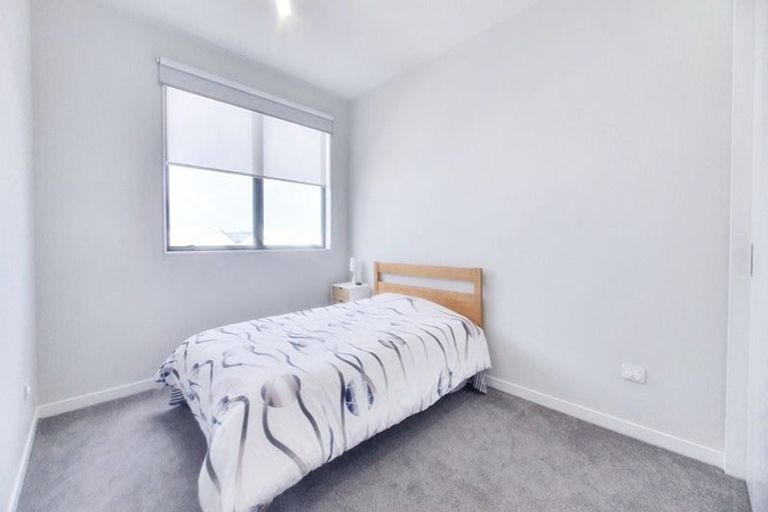 Photo of property in 24 Porowha Road, Westgate, Auckland, 0814