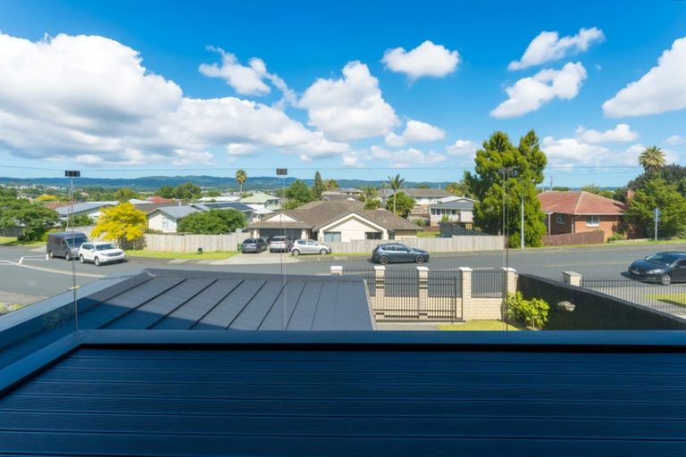 Photo of property in 93 Waitaki Street, Henderson, Auckland, 0612
