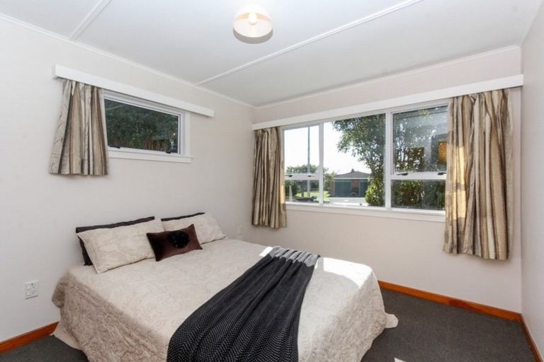 Photo of property in 11 Truby King Street, Merrilands, New Plymouth, 4312