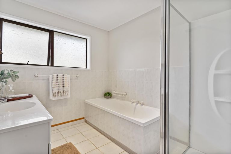 Photo of property in 11 Aries Place, Shelly Park, Auckland, 2014
