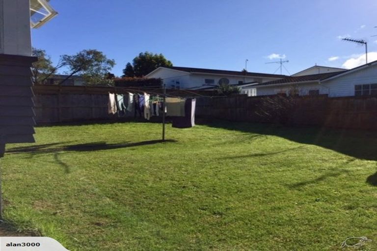 Photo of property in 79 Hillcrest Avenue, Hillcrest, Auckland, 0627