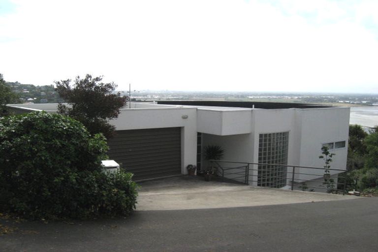 Photo of property in 17 Inverness Lane, Redcliffs, Christchurch, 8081