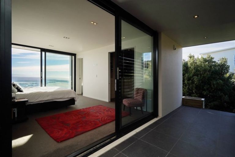 Photo of property in 1 Clearview Lane, Mount Pleasant, Christchurch, 8081