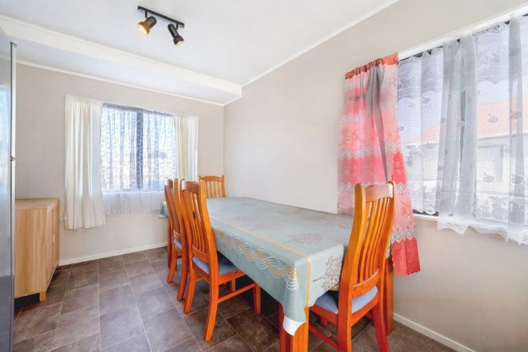 Photo of property in 2/14 Templeton Place, Clendon Park, Auckland, 2103