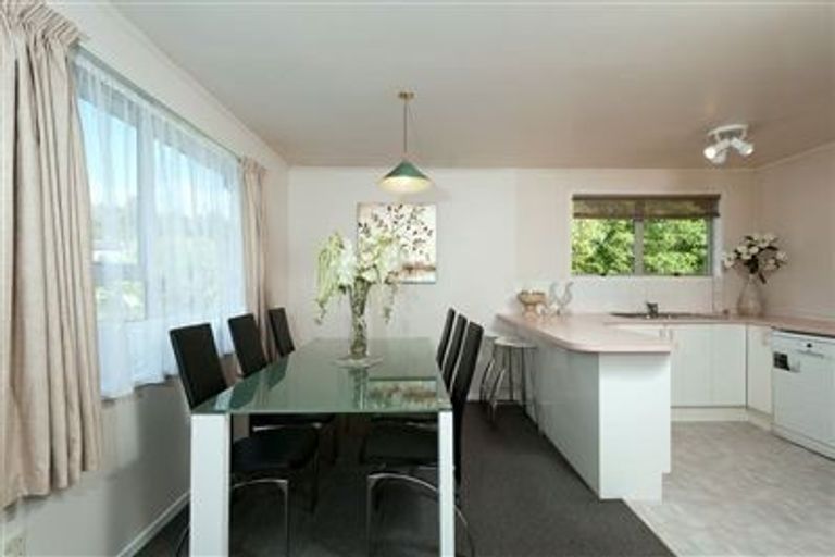 Photo of property in 66 Oaktree Avenue, Browns Bay, Auckland, 0630