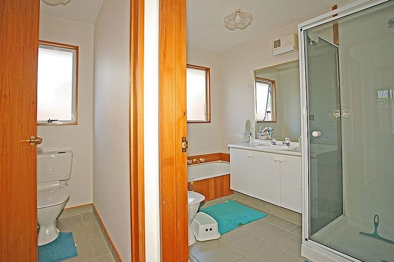 Photo of property in 23 Althorp Place, Avonhead, Christchurch, 8042