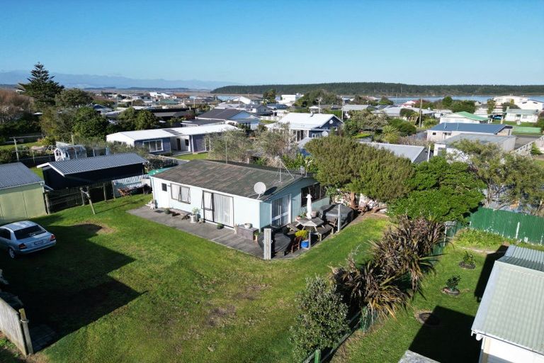 Photo of property in 18a Roore Street, Foxton Beach, Foxton, 4815