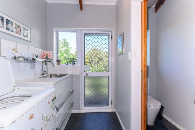 Photo of property in 1/21 Captain Scott Road, Glen Eden, Auckland, 0602