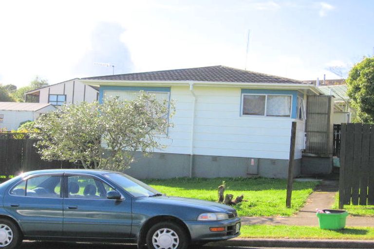 Photo of property in 2/6 Sentosa Place, Clover Park, Auckland, 2019