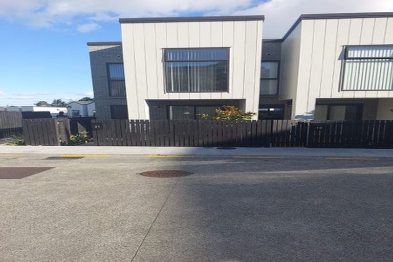 Photo of property in 21 Tukari Lane, Mangere Bridge, Auckland, 2022