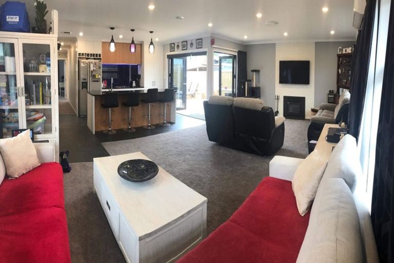 Photo of property in 9a Belvedere Crescent, Takaro, Palmerston North, 4412