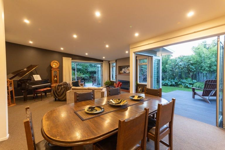 Photo of property in 72 Pahiatua Street, Hokowhitu, Palmerston North, 4410