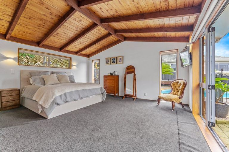 Photo of property in 44 Westpark Drive, West Harbour, Auckland, 0618