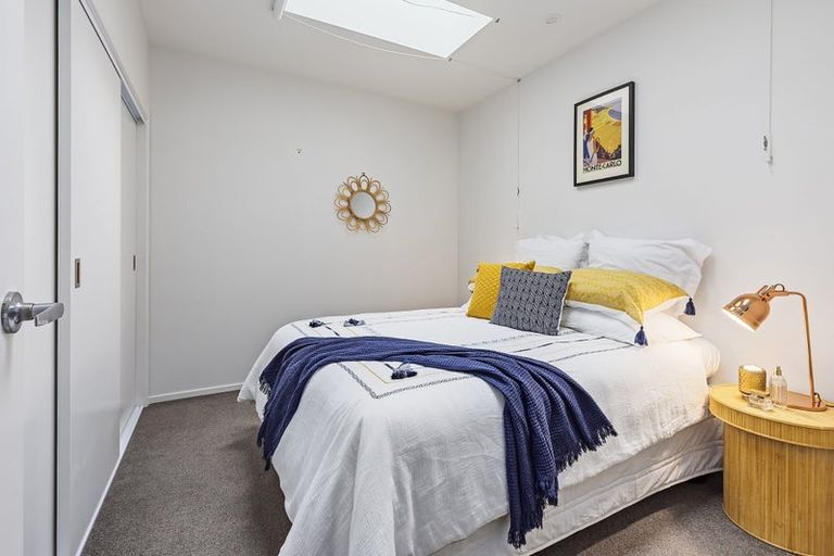 Photo of property in 77b Herald Street, Berhampore, Wellington, 6023