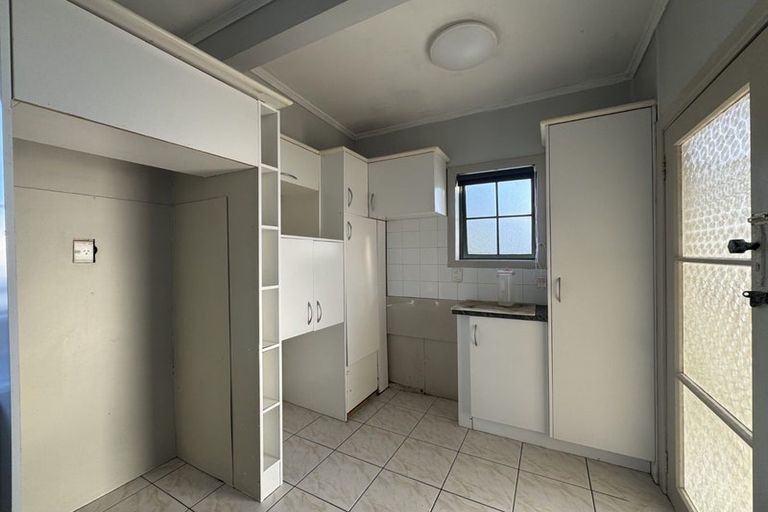 Photo of property in 17 Gray Avenue, Mangere East, Auckland, 2024