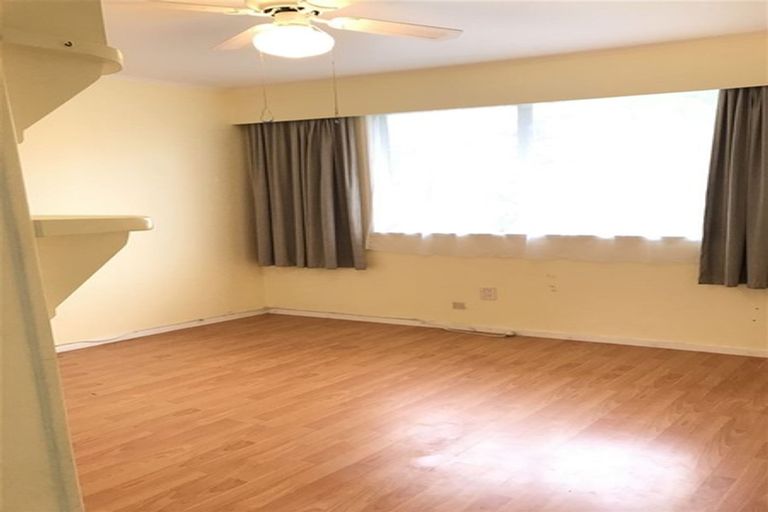 Photo of property in 134 Waimumu Road, Massey, Auckland, 0614