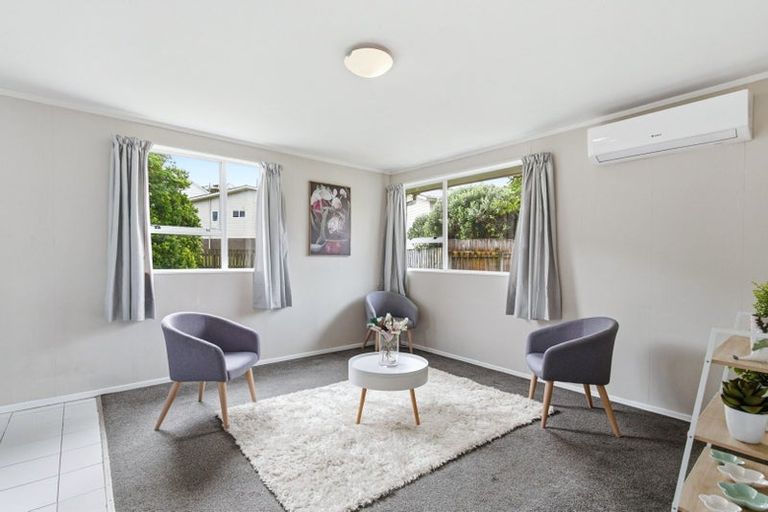 Photo of property in 183d Newlands Road, Newlands, Wellington, 6037