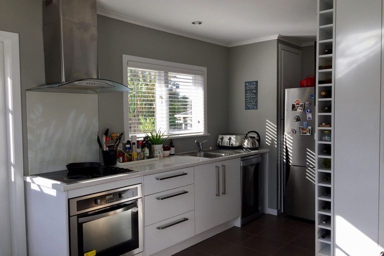 Photo of property in 25 Longburn Road, Henderson, Auckland, 0610