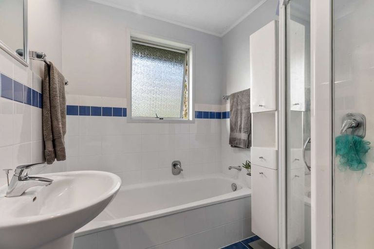 Photo of property in 31 Annison Avenue, Glen Eden, Auckland, 0602