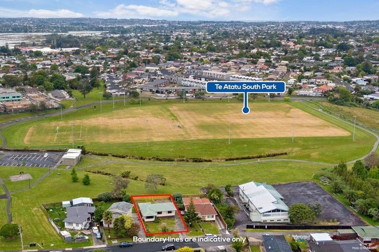 Photo of property in 34 Kirrie Avenue, Te Atatu South, Auckland, 0610