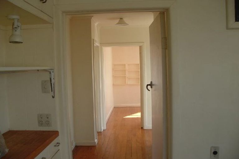 Photo of property in 1/72 Nikau Street, New Lynn, Auckland, 0600