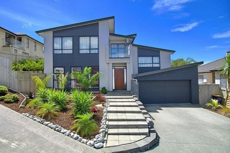 Photo of property in 26 Catlins Place, Fairview Heights, Auckland, 0632