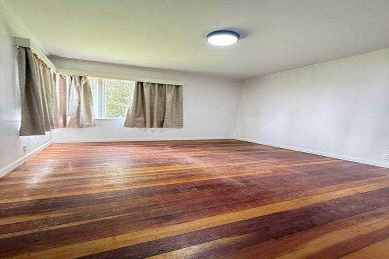 Photo of property in 42 Vera Road, Te Atatu South, Auckland, 0610