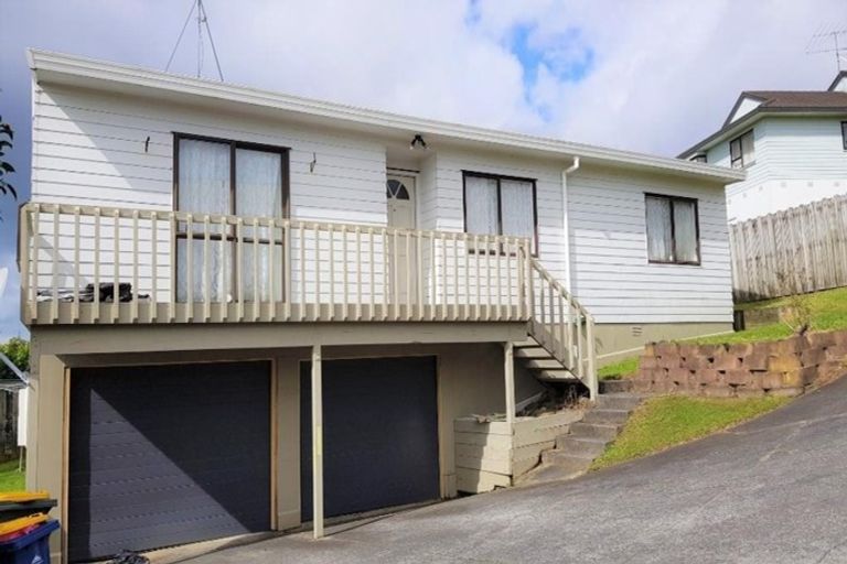 Photo of property in 1/24 Barbados Drive, Unsworth Heights, Auckland, 0632