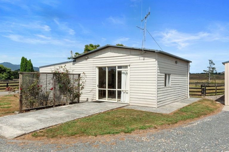 Photo of property in 1050 Te Pahu Road, Karamu, Hamilton, 3285