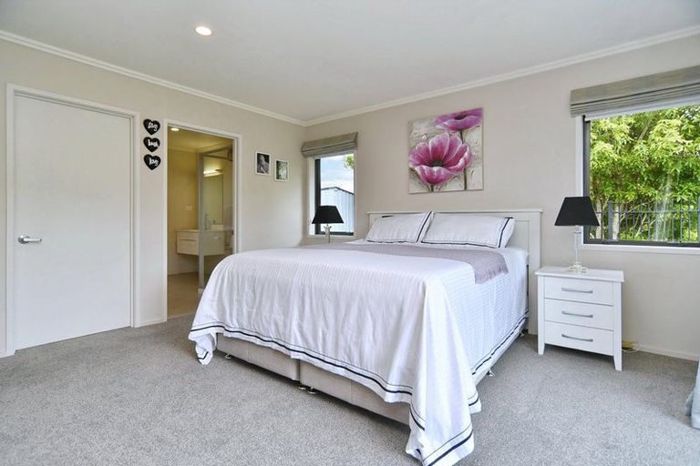 Photo of property in 3 Orewa Close, Parklands, Christchurch, 8083
