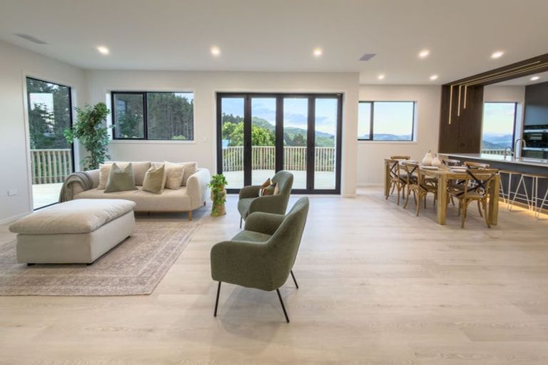 Photo of property in 24 Prestbury Grove, Churton Park, Wellington, 6037