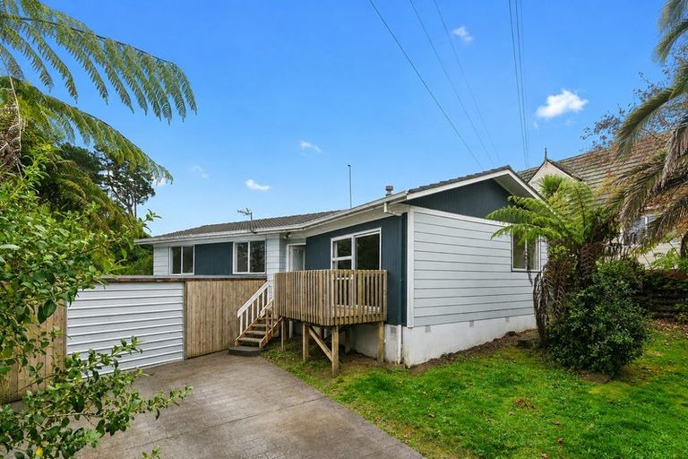 Photo of property in 104 Kemp Road, Massey, Auckland, 0614