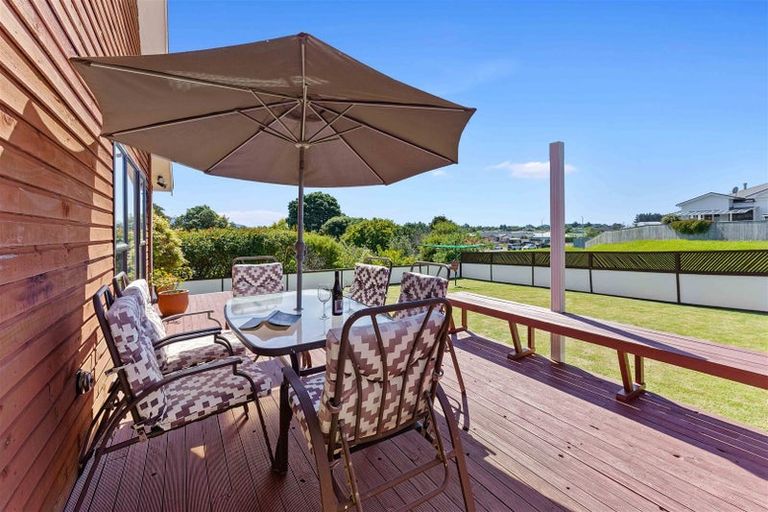 Photo of property in 77 Aorangi Road, Paraparaumu, 5032