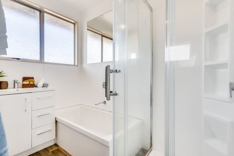 Photo of property in 48 Kent Lodge Avenue, Avonhead, Christchurch, 8042